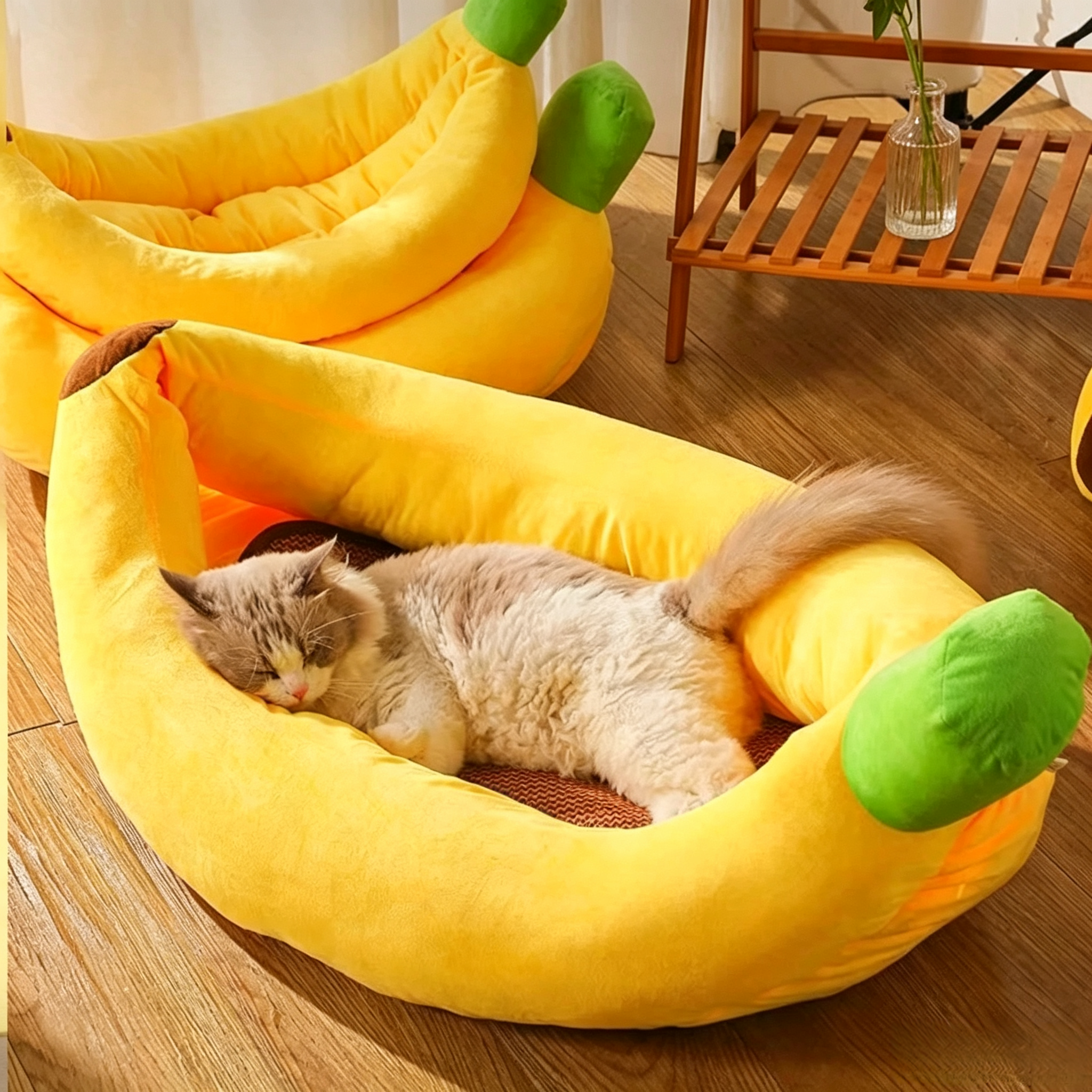Banana Boat Cozy Pet Bed – Washable All-Season Bed for Cats & Small Dogs
